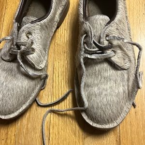 Stunning Uwezo barely worn gray calf pony hair Oxford shoes size 8